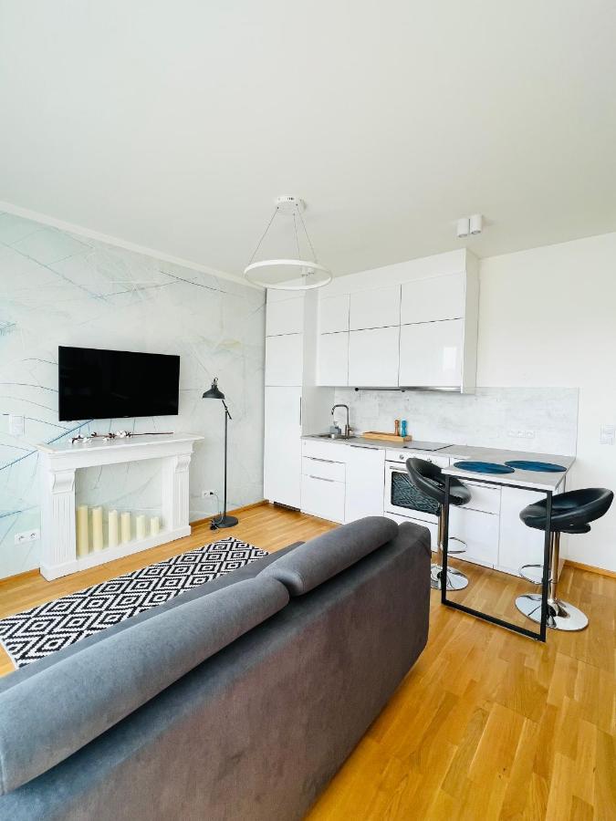 White Pearl Studio With Parking In Holesovice Praag Buitenkant foto
