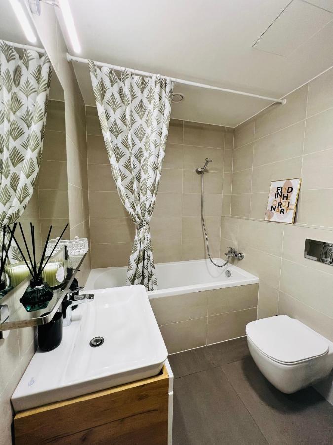White Pearl Studio With Parking In Holesovice Praag Buitenkant foto