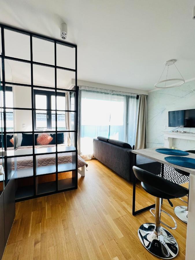 White Pearl Studio With Parking In Holesovice Praag Buitenkant foto